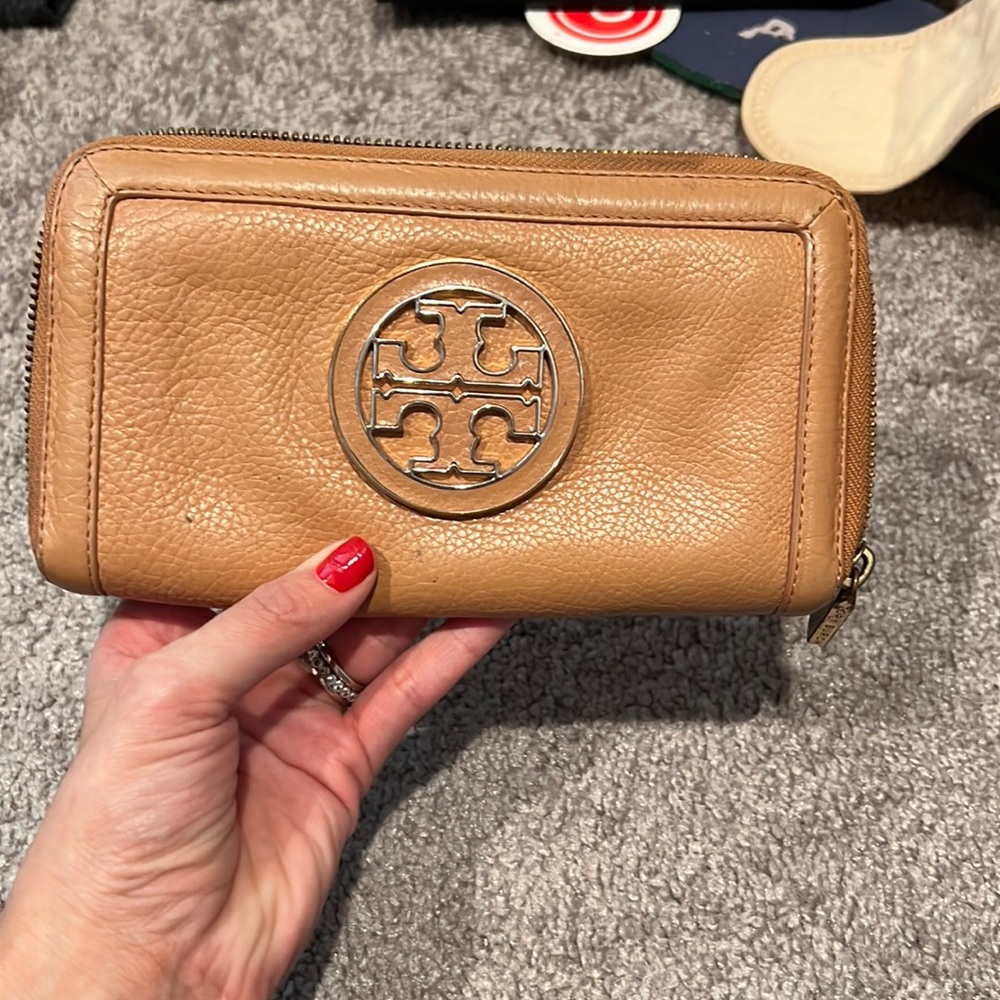 Tory Burch wallet